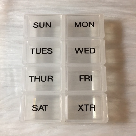 Vera Bradley (8-Days) Travel Pill Case, Solid Black, New w/ Tag attached - Picture 2 of 9